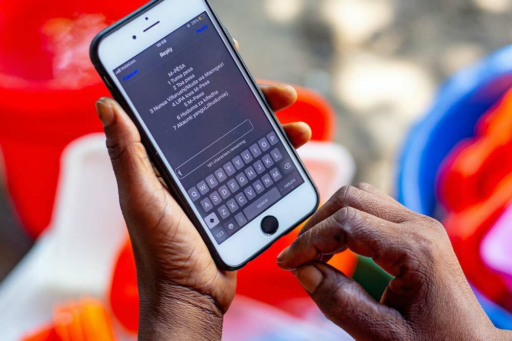 UK’s £30M partnership with GSMA helping people in humanitarian crises with mobile and digital assistance